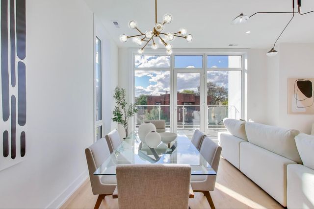 2456 W Cortez Street 3E, Chicago, IL 60622