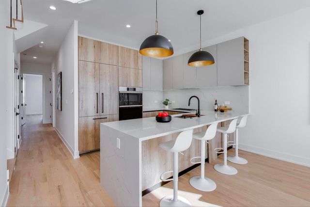 2456 W Cortez Street 3E, Chicago, IL 60622