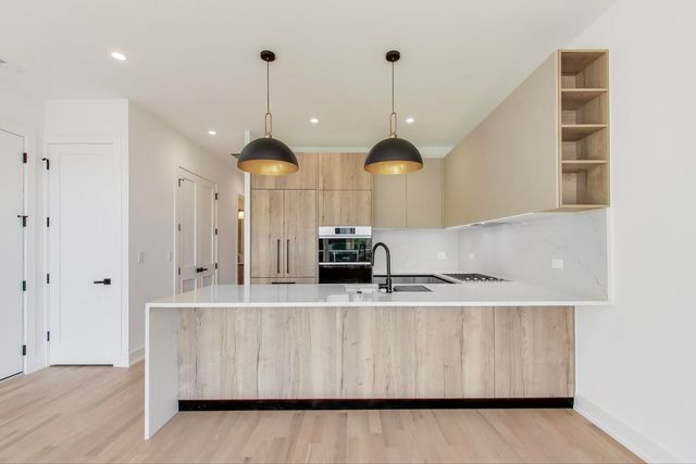 2456 W Cortez Street 3E, Chicago, IL 60622