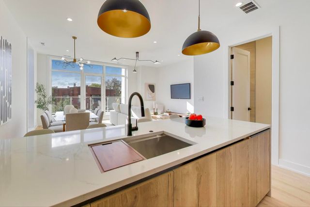 2456 W Cortez Street 3E, Chicago, IL 60622