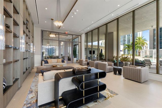 275 1ST AVENUE S 2108, St Petersburg, FL 33701