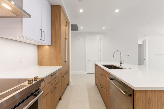 275 1ST AVENUE S 2108, St Petersburg, FL 33701