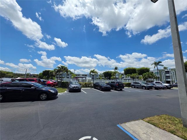 10765 SW 108th Ave 104, Miami, FL 33176