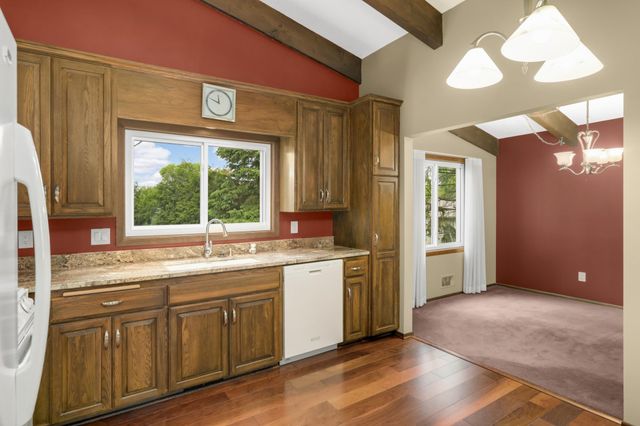 3141 Hillsboro Avenue N, New Hope, MN 55427