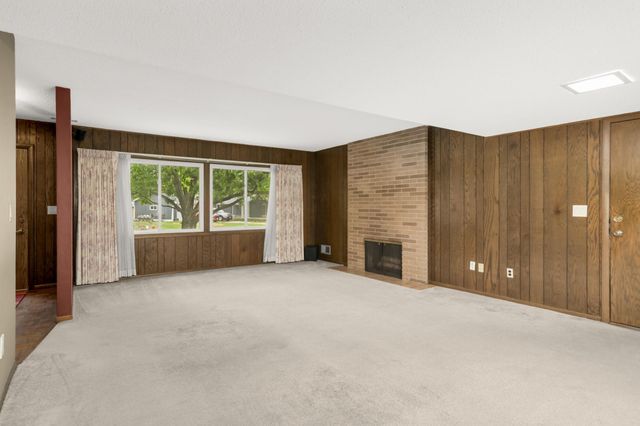3141 Hillsboro Avenue N, New Hope, MN 55427