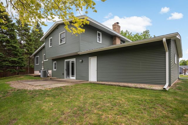 3141 Hillsboro Avenue N, New Hope, MN 55427