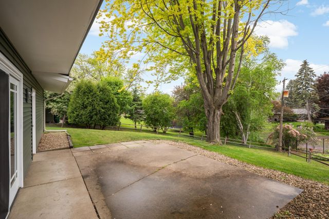 3141 Hillsboro Avenue N, New Hope, MN 55427