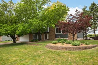 3141 Hillsboro Avenue N, New Hope, MN 55427