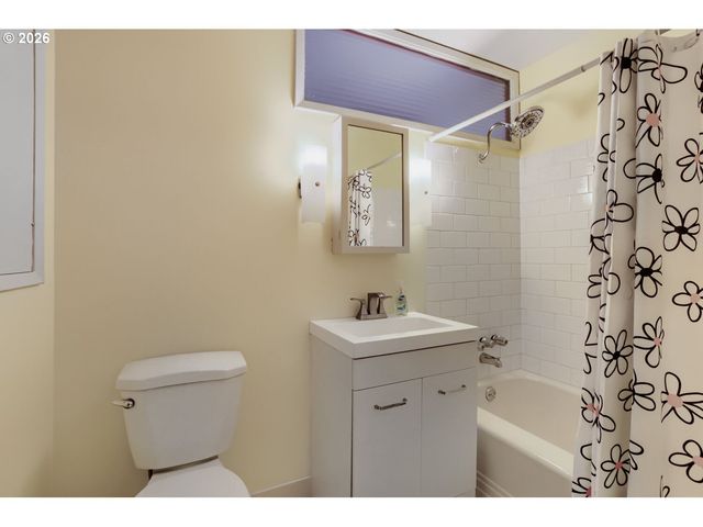 6425 Sw RADCLIFFE St, Portland, OR 97219