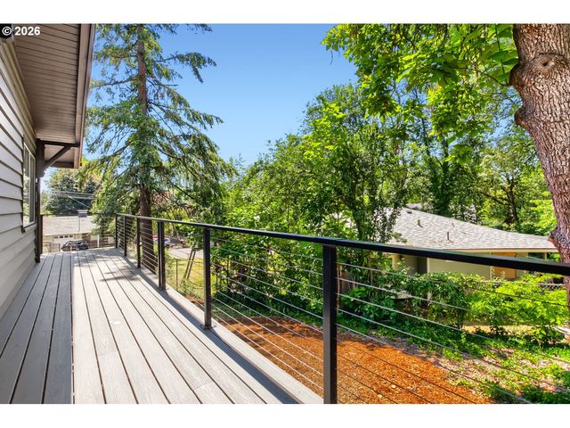 6425 Sw RADCLIFFE St, Portland, OR 97219