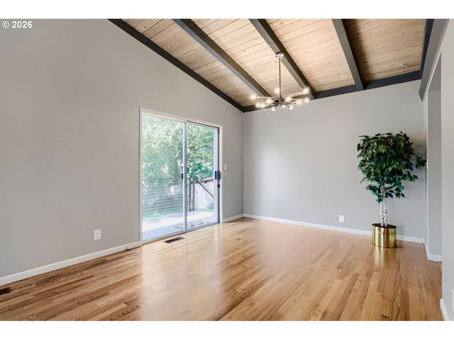 6425 Sw RADCLIFFE St, Portland, OR 97219