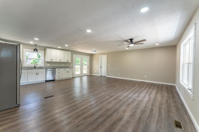 75 Westwind Dr, Crossville, TN 38555
