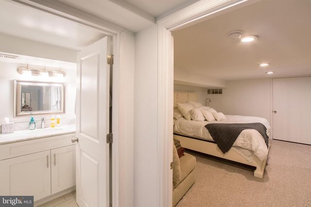 533 S 17th St Unit 1, Philadelphia, PA 19146