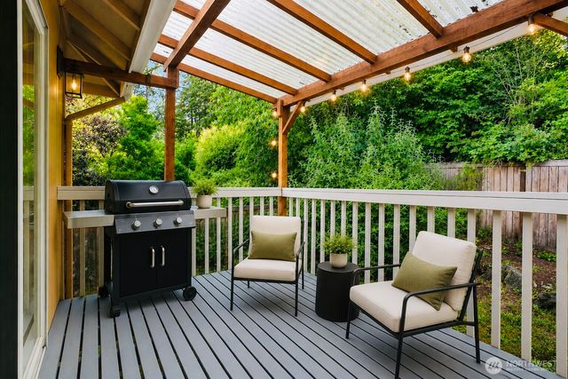 21911 SE 239th Street, Maple Valley, WA 98038
