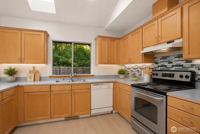 21911 SE 239th Street, Maple Valley, WA 98038