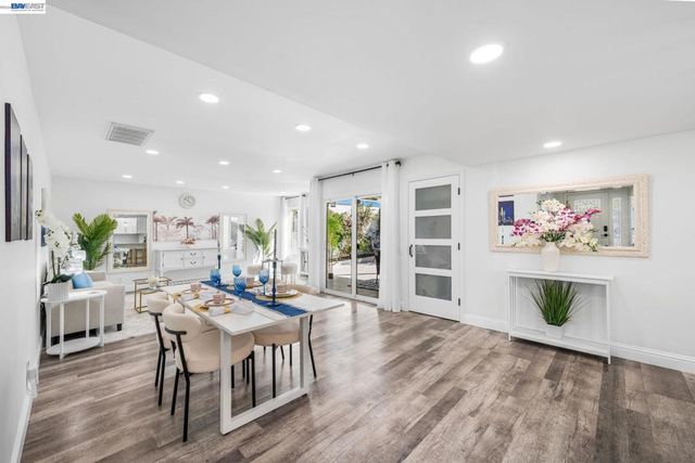 4019 4019 Rennellwood Way, Pleasanton, CA 94566