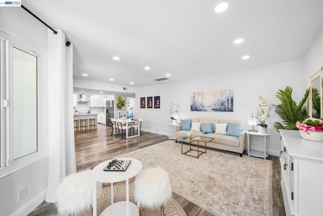 4019 4019 Rennellwood Way, Pleasanton, CA 94566