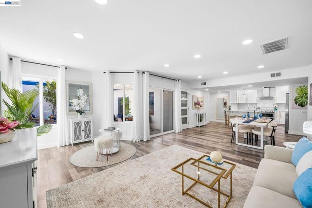 4019 4019 Rennellwood Way, Pleasanton, CA 94566