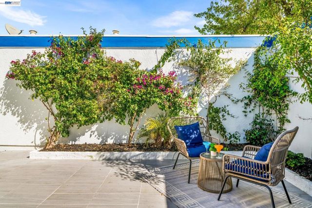 4019 4019 Rennellwood Way, Pleasanton, CA 94566