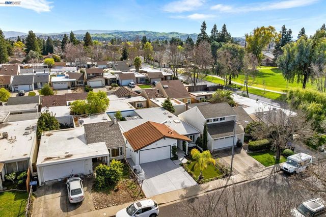 4019 4019 Rennellwood Way, Pleasanton, CA 94566