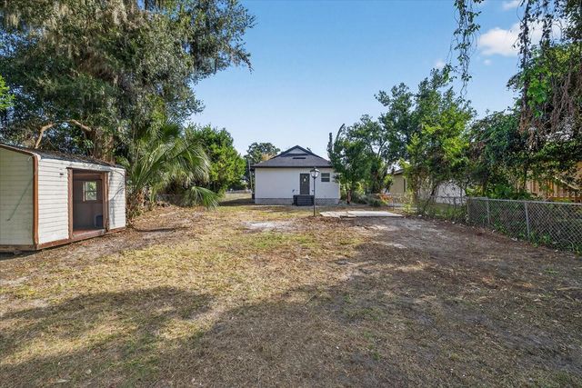 1305 N BURTON STREET, Plant City, FL 33563