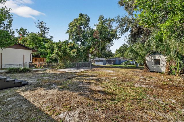 1305 N BURTON STREET, Plant City, FL 33563