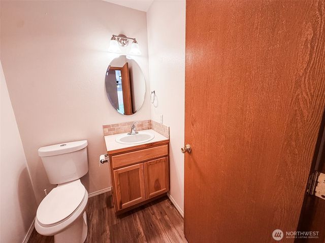 943 College Lane NE, Lacey, WA 98516