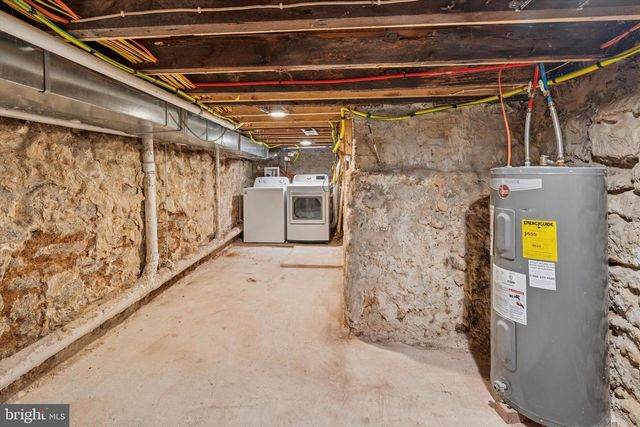 3957 MOUNT VERNON ST, Philadelphia, PA 19104