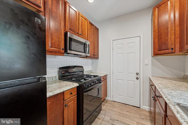 3957 MOUNT VERNON ST, Philadelphia, PA 19104