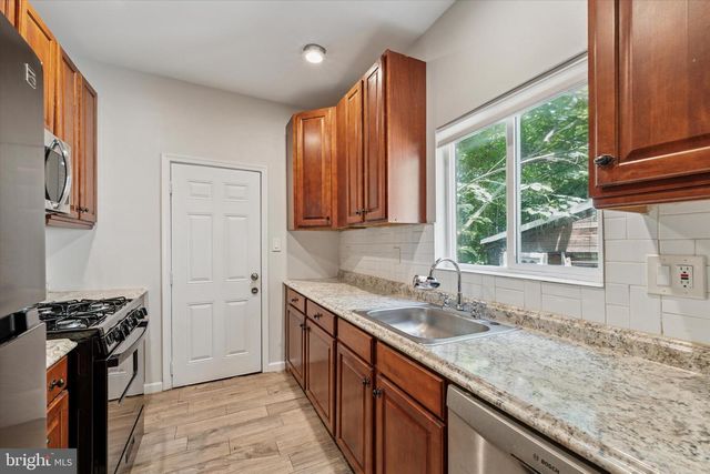 3957 MOUNT VERNON ST, Philadelphia, PA 19104