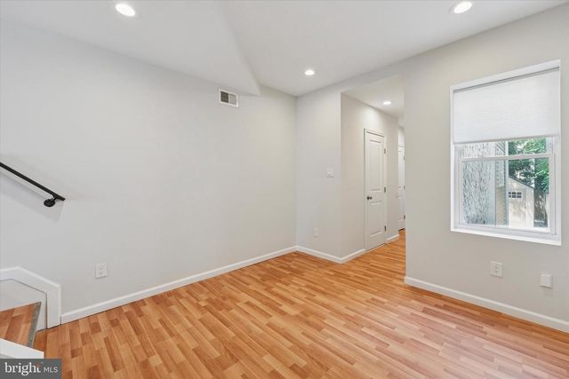 3957 MOUNT VERNON ST, Philadelphia, PA 19104