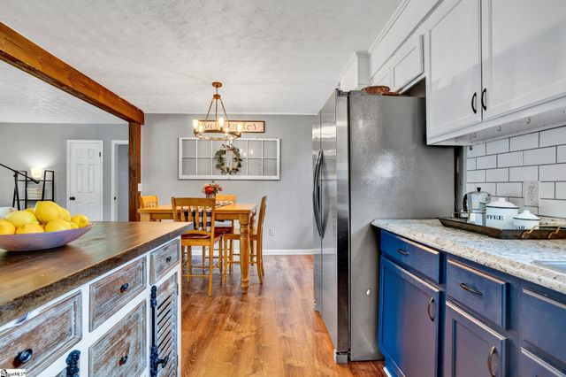 211 Uneeda Drive, Greenville, SC 29605