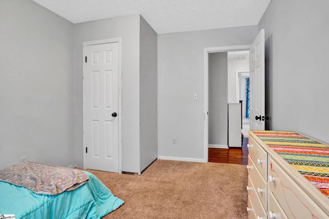 211 Uneeda Drive, Greenville, SC 29605