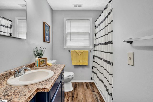 211 Uneeda Drive, Greenville, SC 29605