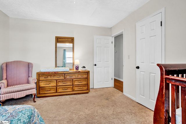 211 Uneeda Drive, Greenville, SC 29605