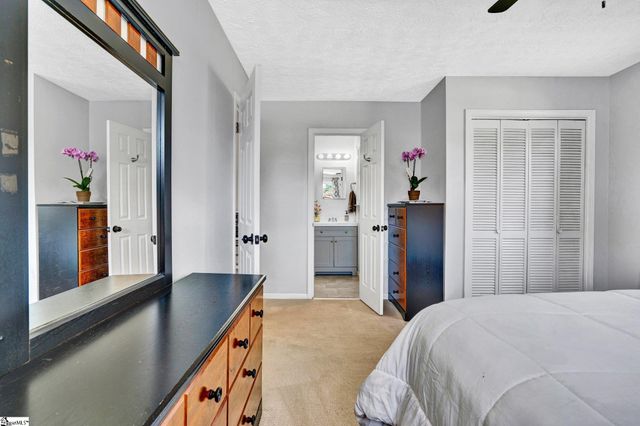 211 Uneeda Drive, Greenville, SC 29605