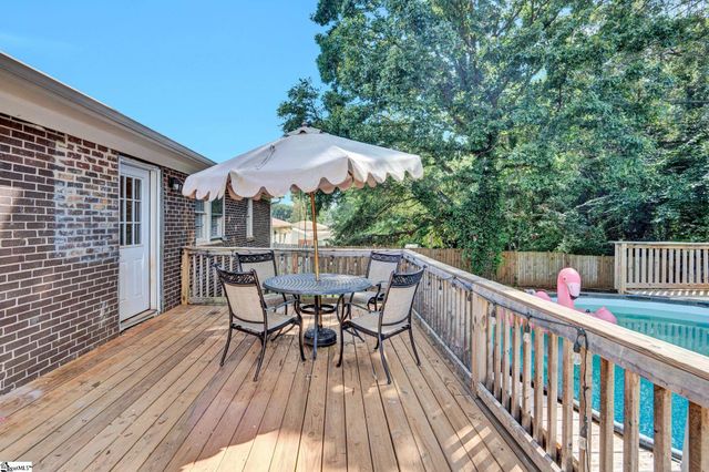 211 Uneeda Drive, Greenville, SC 29605