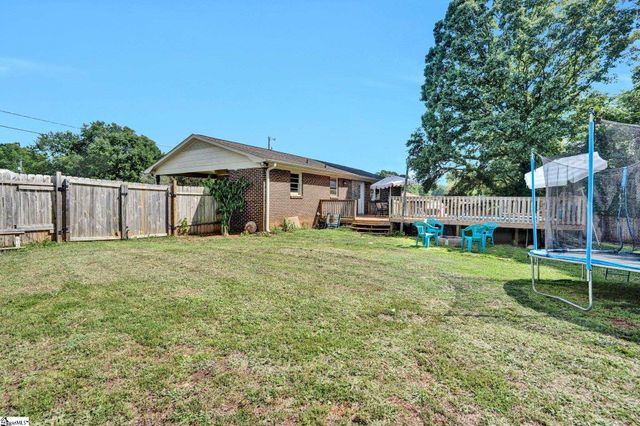 211 Uneeda Drive, Greenville, SC 29605