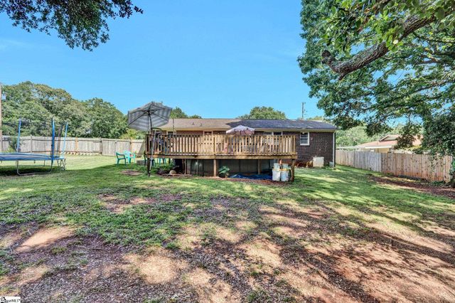 211 Uneeda Drive, Greenville, SC 29605