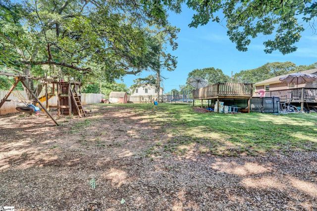 211 Uneeda Drive, Greenville, SC 29605