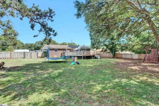 211 Uneeda Drive, Greenville, SC 29605