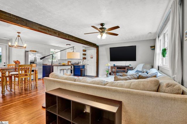 211 Uneeda Drive, Greenville, SC 29605