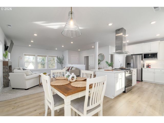 3773 ROCKCRESS Rd, Eugene, OR 97403