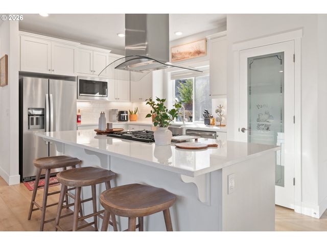 3773 ROCKCRESS Rd, Eugene, OR 97403