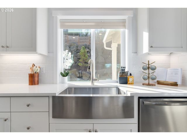 3773 ROCKCRESS Rd, Eugene, OR 97403