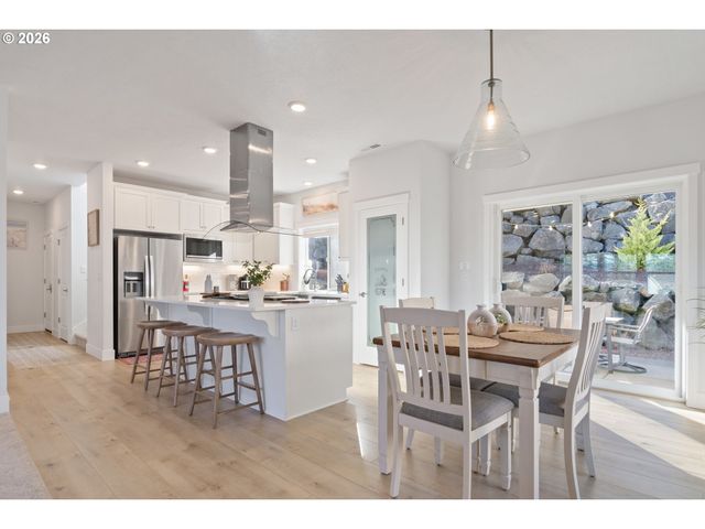 3773 ROCKCRESS Rd, Eugene, OR 97403