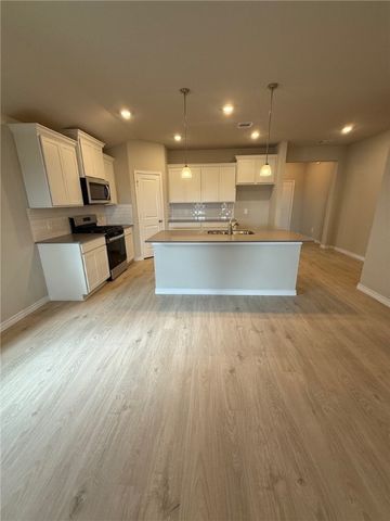 1212 Canton, College Station, TX 77845