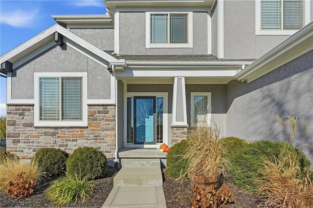 3106 SE 3rd Terrace, Lee's Summit, MO 64063