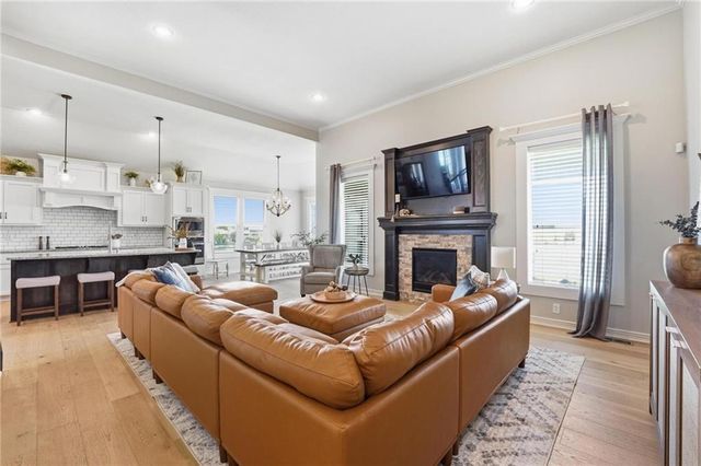 3106 SE 3rd Terrace, Lee's Summit, MO 64063