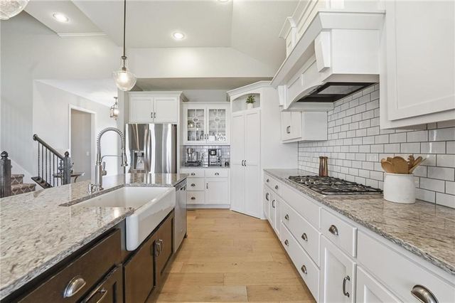 3106 SE 3rd Terrace, Lee's Summit, MO 64063